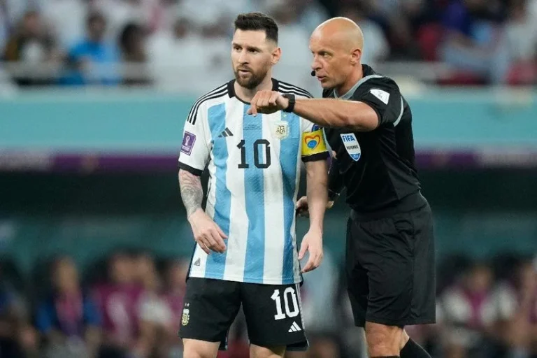 Revolusi Wasit di Piala Dunia Antarklub 2025: FIFA Hadirkan ‘Ref Cam’ dan Aturan Baru!
